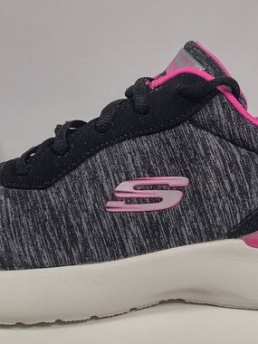 Skechers Woman's Black & Pink Lightweight Athletic Sneaker